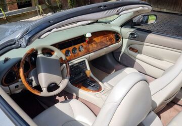 Jaguar XK8 166.000 km 15.450 &euro; Selm 59379