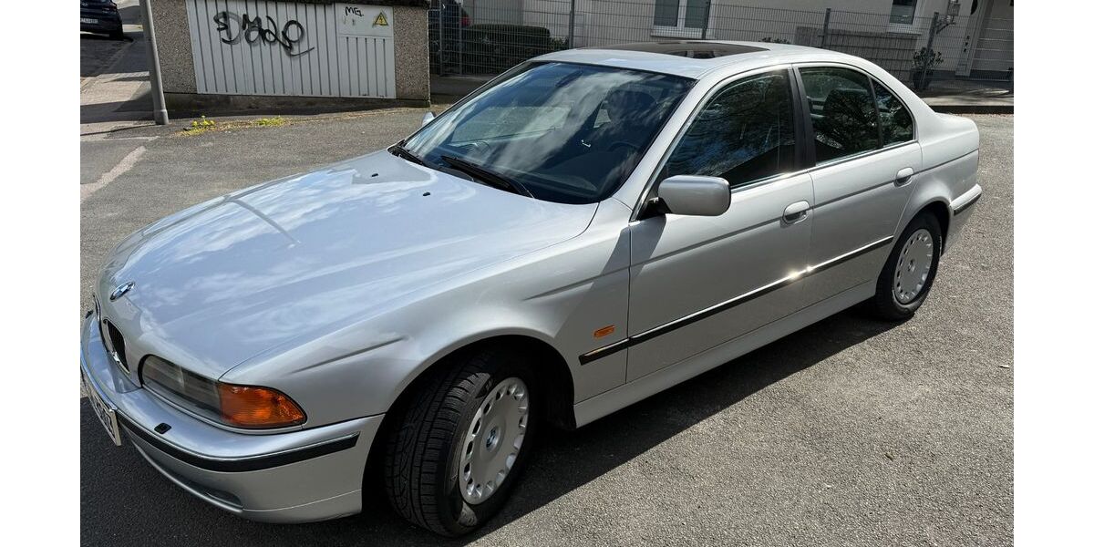 BMW 528 76.500 km 9.200 &euro; Marl 45772