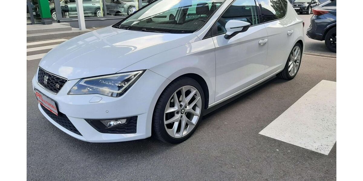 Seat Leon 141.998 km 10.880 &euro; Essen 45326