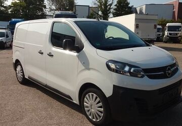 Opel Vivaro 97.475 km 14.161 &euro; Essen 45307