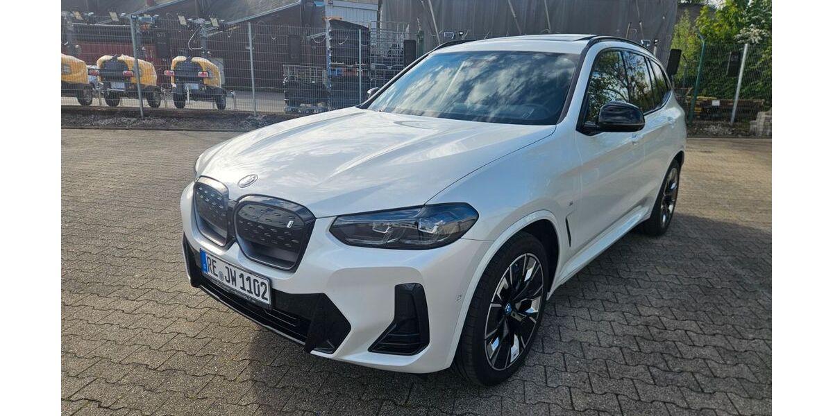 BMW iX3 124.000 km 32.800 &euro; Marl 45772