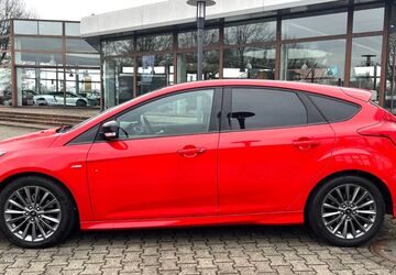 Ford Focus 111.209 km 10.600 &euro; Marl 45768